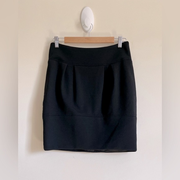Vince Pleated Lined Wool Blend Short Classic Black Skirt Womens Size 4 - Picture 1 of 11